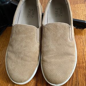 Slip-on suede Tennis shoes